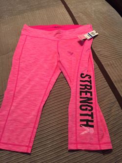 PINK WORK OUT CAPRIS XL STRENGTH BREAST CANCER