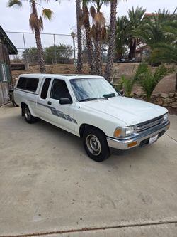 1991 Toyota Pickup DLX v6 automatic 2 owner