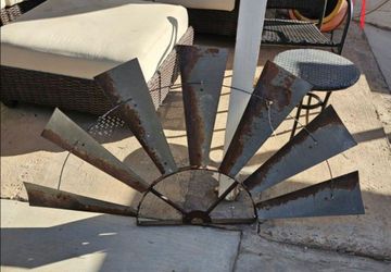 Rustic Windmill Decor