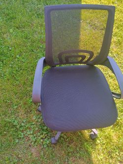Black Mesh Office Chair with Wheels