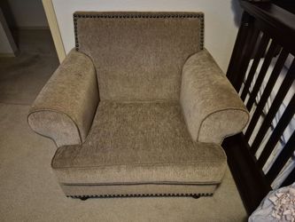 Beige studded comfy accent chair