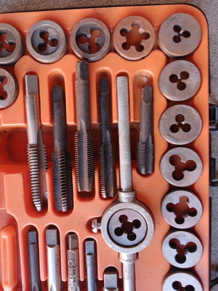 Tap And Die Set
