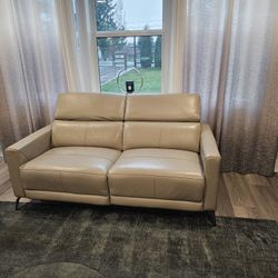Kasala Lucas Power Reclining Living Room Set – Top Grain Leather – Like New