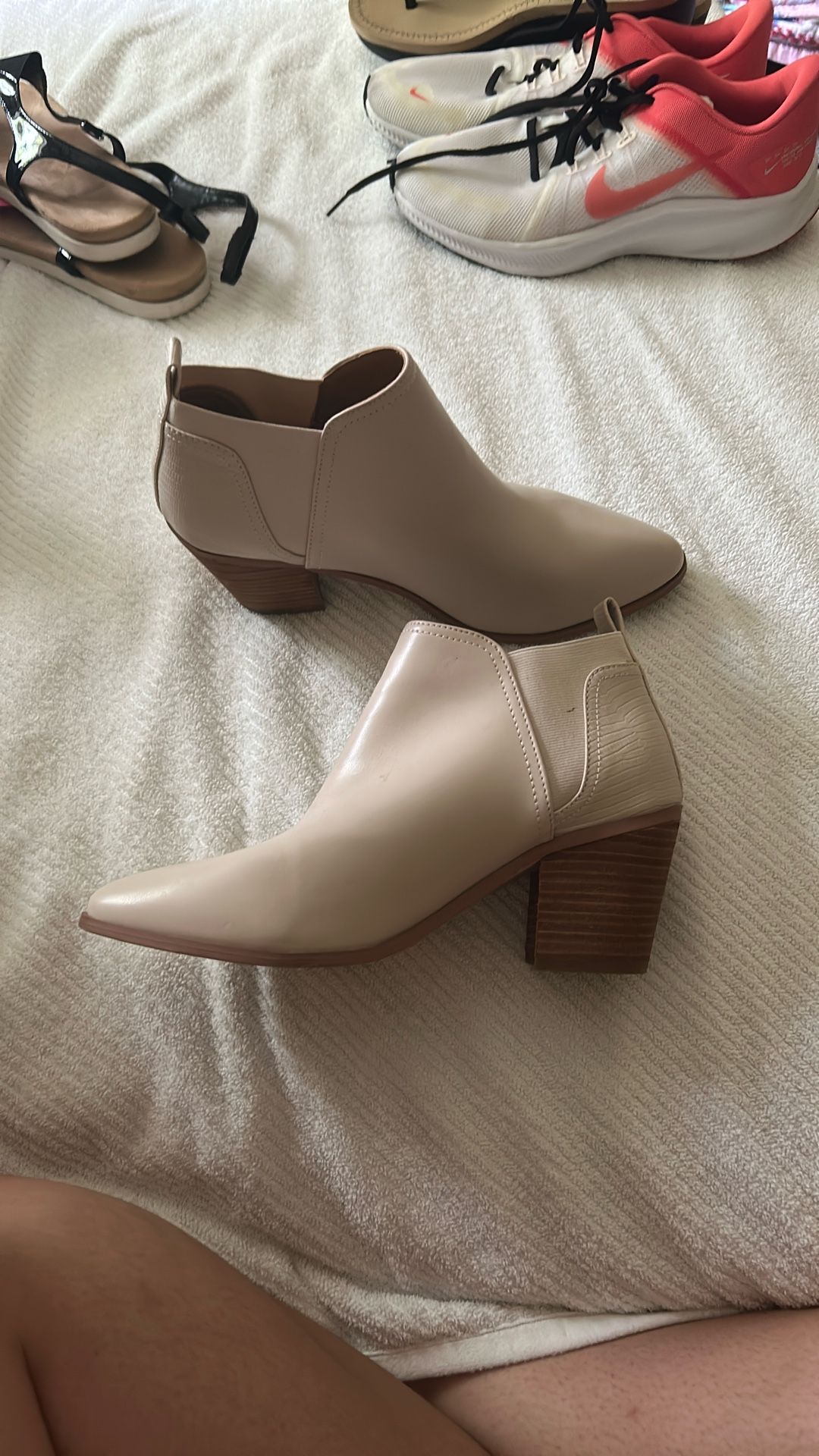 Size 10, Dolce Vita Cream Heeled Boots