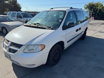 2005 dodge caravan minivan