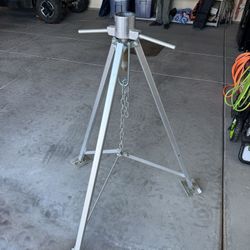 Tripod Stabilizer For Fifth Wheel Trailer For Sale