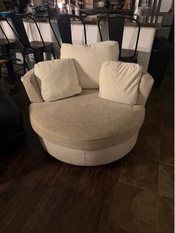 White swivel chair