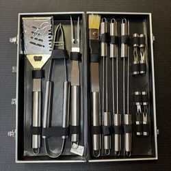 Grill Set Bbq 18 Piece & Storage Carrying Case Metal Outdoor/indoor 