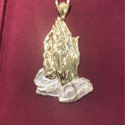 10k Praying Hand Pendant 