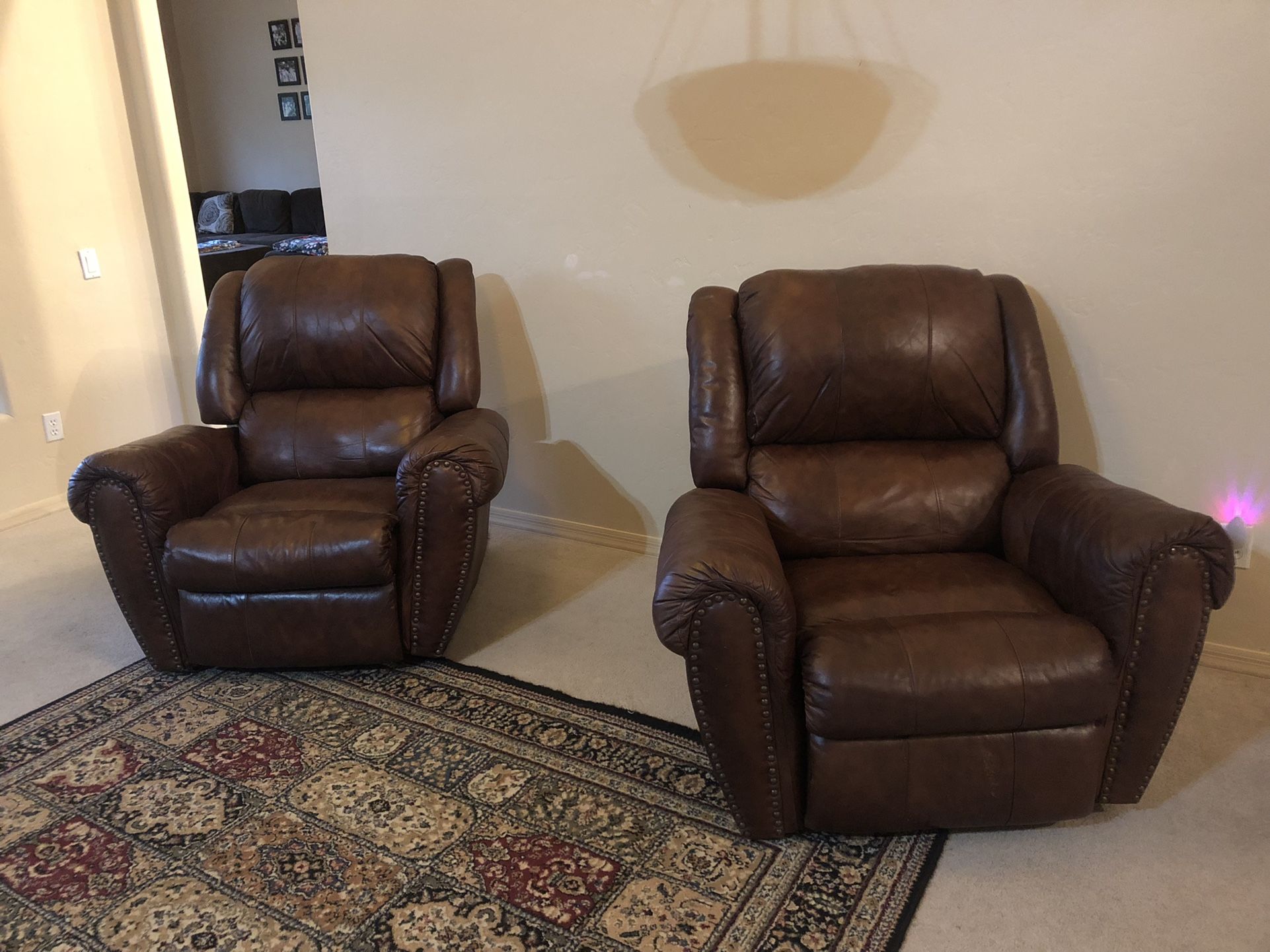 Leather recliners for Sale in Tucson, AZ OfferUp