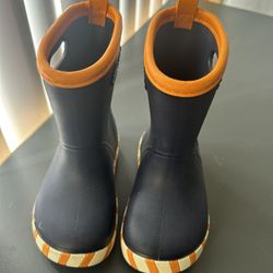 Kids Rain Boots – Size 10 (US) • Gently Used