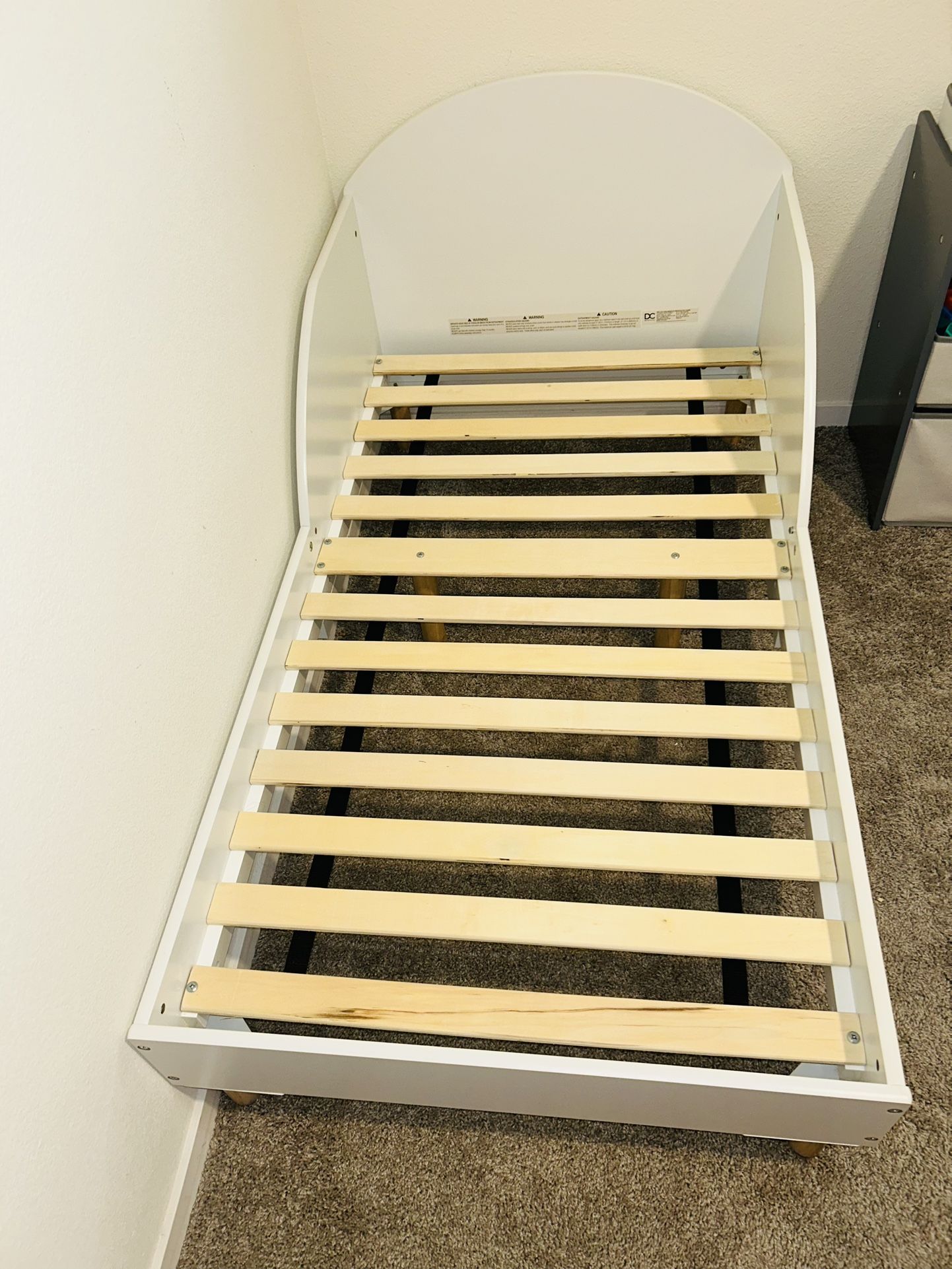 Delta Children Reese Toddler Bed