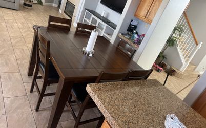 Dinette table