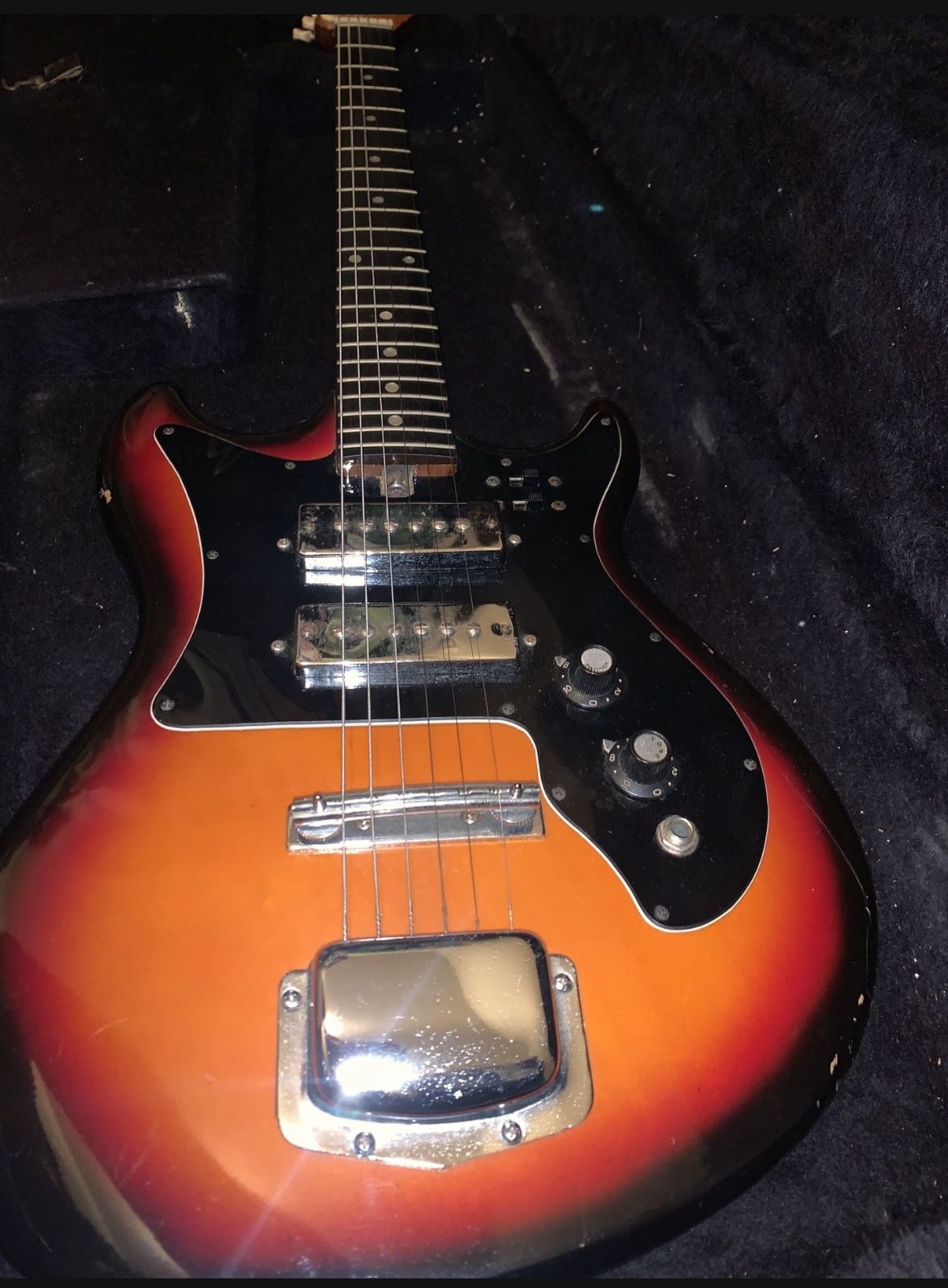 Gorgeous Vintage 70’s Harmony H-802 Sunburst Electric Guitar In Amazing Brown Leather Vintage Case!!!
