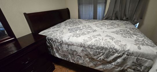 Bed room set queen size