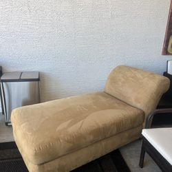 Chaise Lounge 