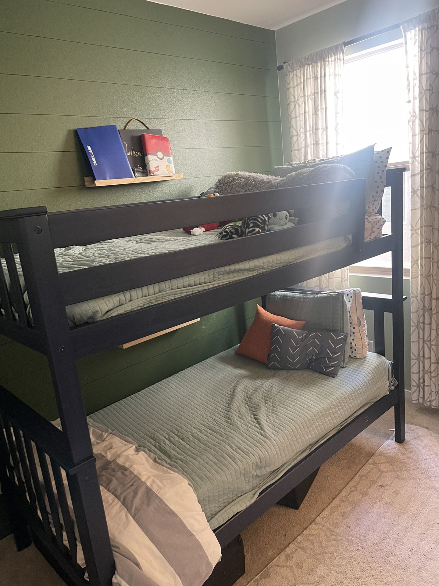 Twin Bunk Beds Looks New