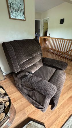 Lift Chair Recliner - electric with remote