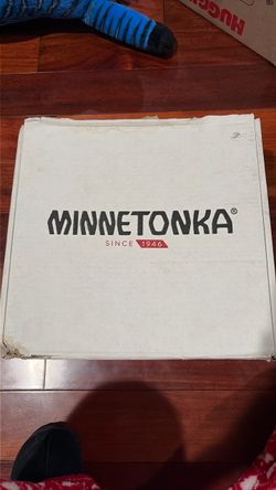 boots minnetonka