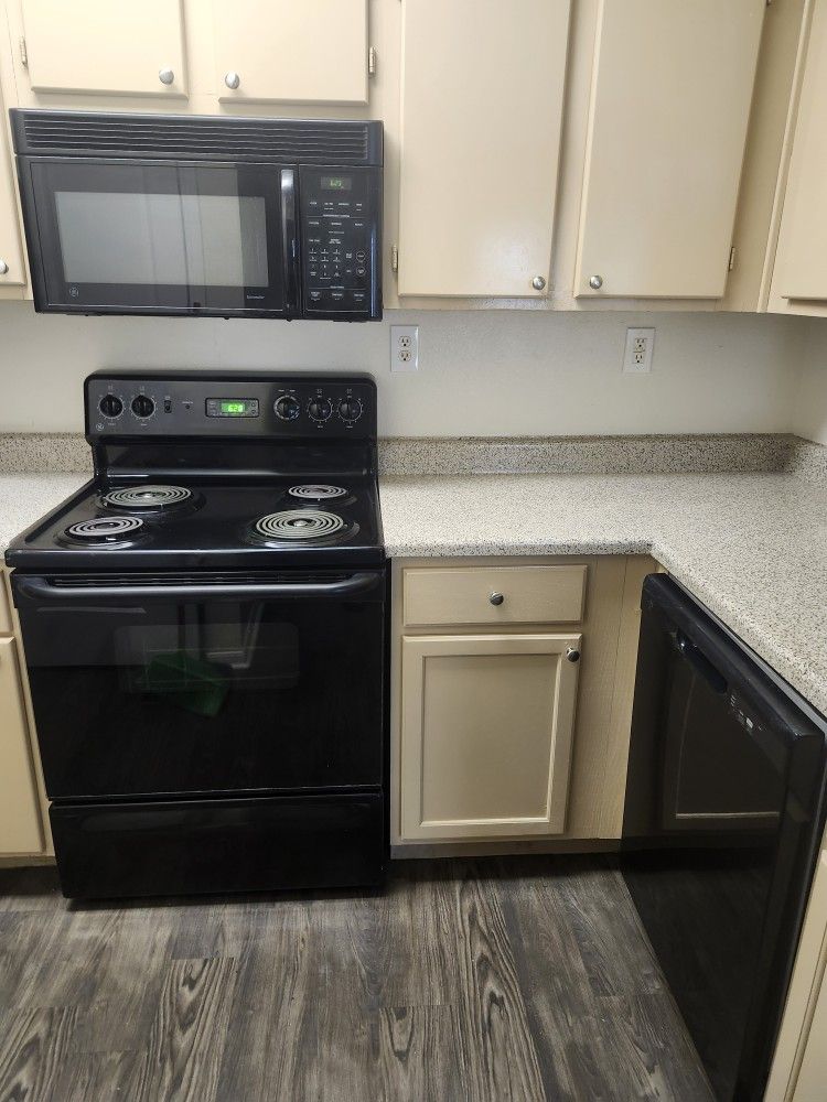 Refrigerator, Stove, Microwave, Dishwasher