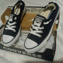 Women's Converse Size 7.5