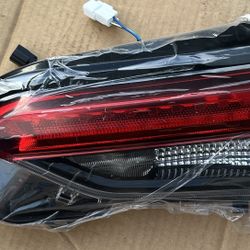 Right Tail Light Assembly - 2021-2024 Toyota RAV4 Prime 