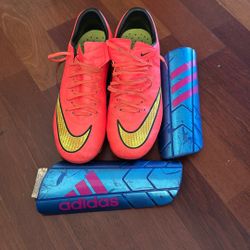 Nike soccer Cleats Youth Size 3 1/2