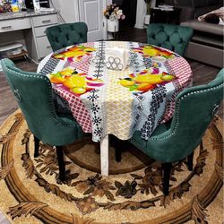 Dining Table With 4 Chairs and Carpet 