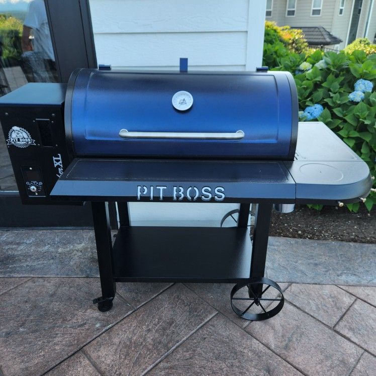 Pit Boss Rancher XL Smoker for Sale in Puyallup, WA OfferUp