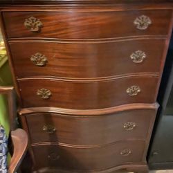 Asmoire with drawers