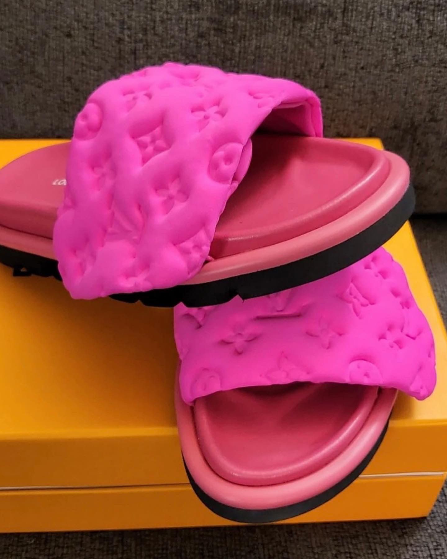 Louis Vuitton Pool Pillow Hot Pink Slides Size 39 Or 9 for Sale in  Brooklyn, NY - OfferUp