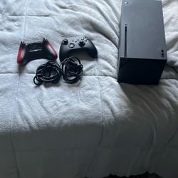 XBOX SERIES X (PRICE NEGOTIABLE)