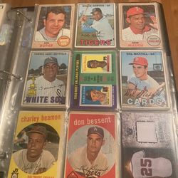 Vintage MLB Trading Card Lot
