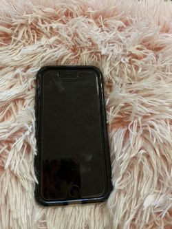 iPhone 7! Comes with screen protector and case, no scratches, already reset to factory level. 128Gb