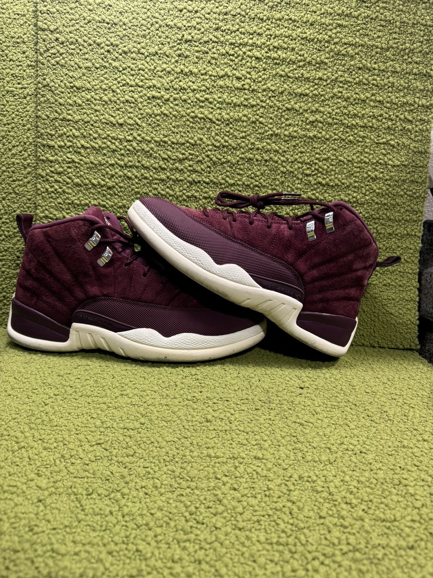 Jordan 12 Bordeaux Size 10M
