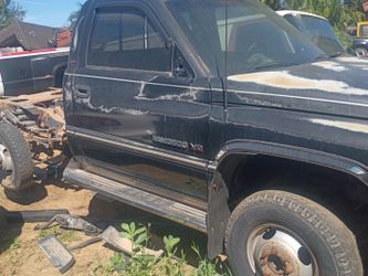 Ram dually 4x4 parts