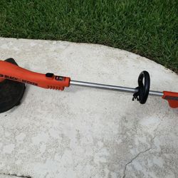 Black & Decker Corded Electric Weed Eater for Sale in Deerfield