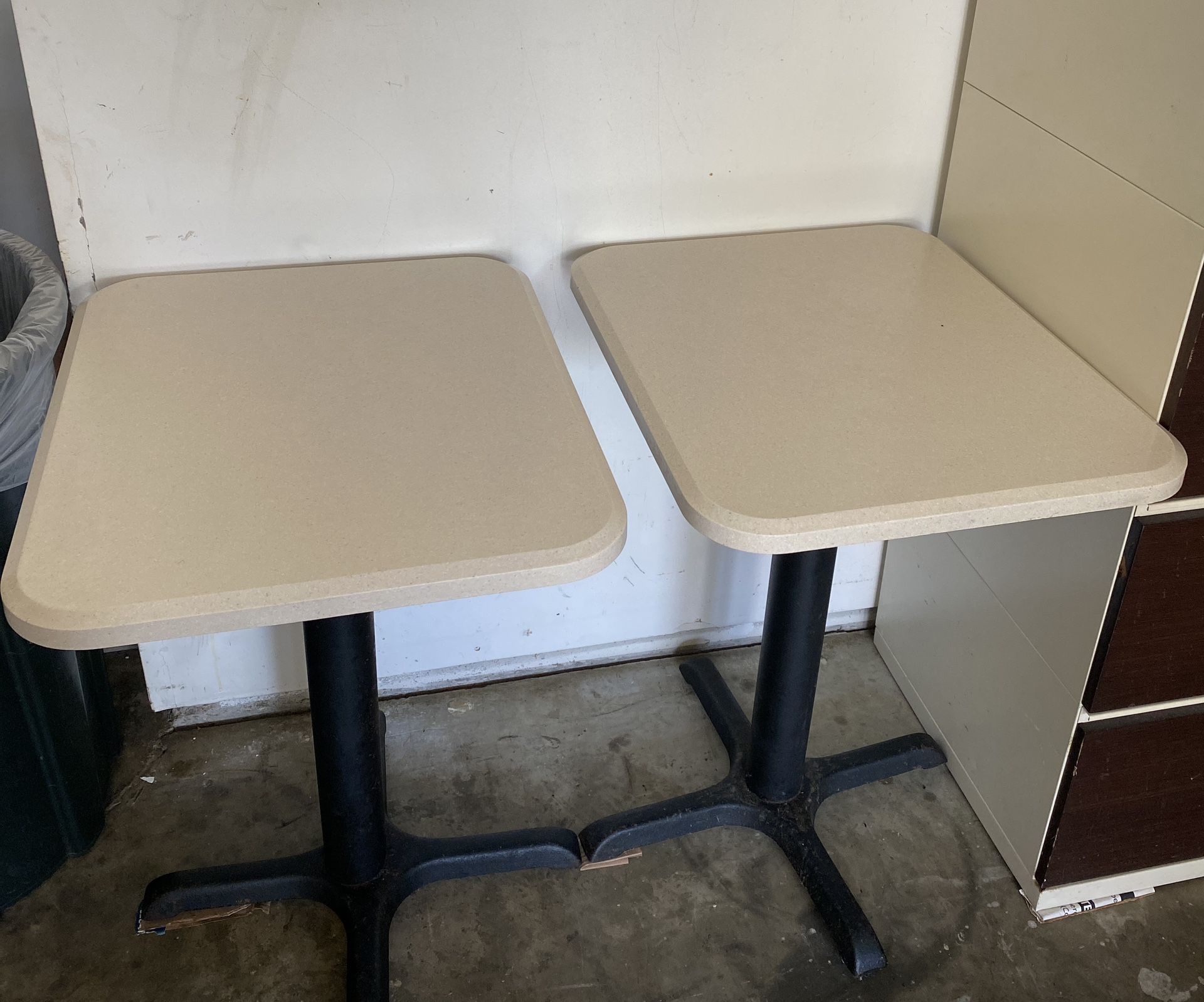 Square Caf. Table