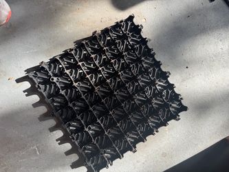 15 Heavy duty ground protection mats with 16 rebar stakes