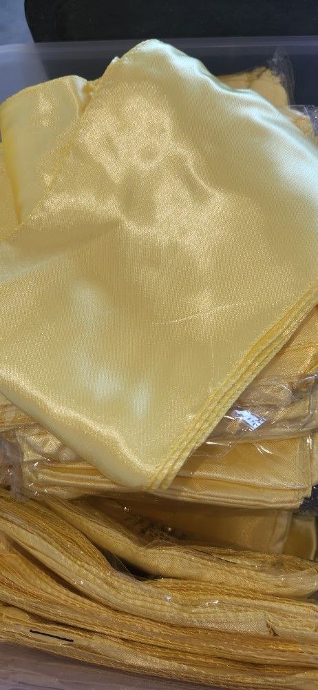 Table Runners And Sashes