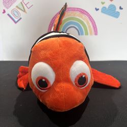 DISNEY LITTLE NEMO LARGE 18 INCH PLUSH!  WITH DISNEY  STAMP - AWESOME