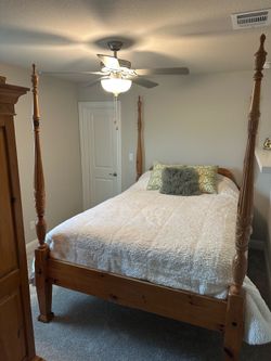 Vintage Solid Wood Queen Four-Poster Bed Frame | Beautiful Carved Posts