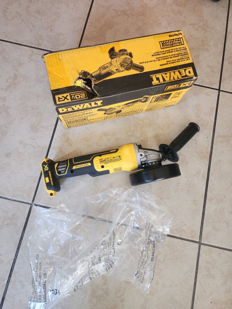 DEWALT
20V MAX XR Cordless Brushless 4.5 in. Slide Switch Small Angle Grinder with Kickback Brake (Tool Only)