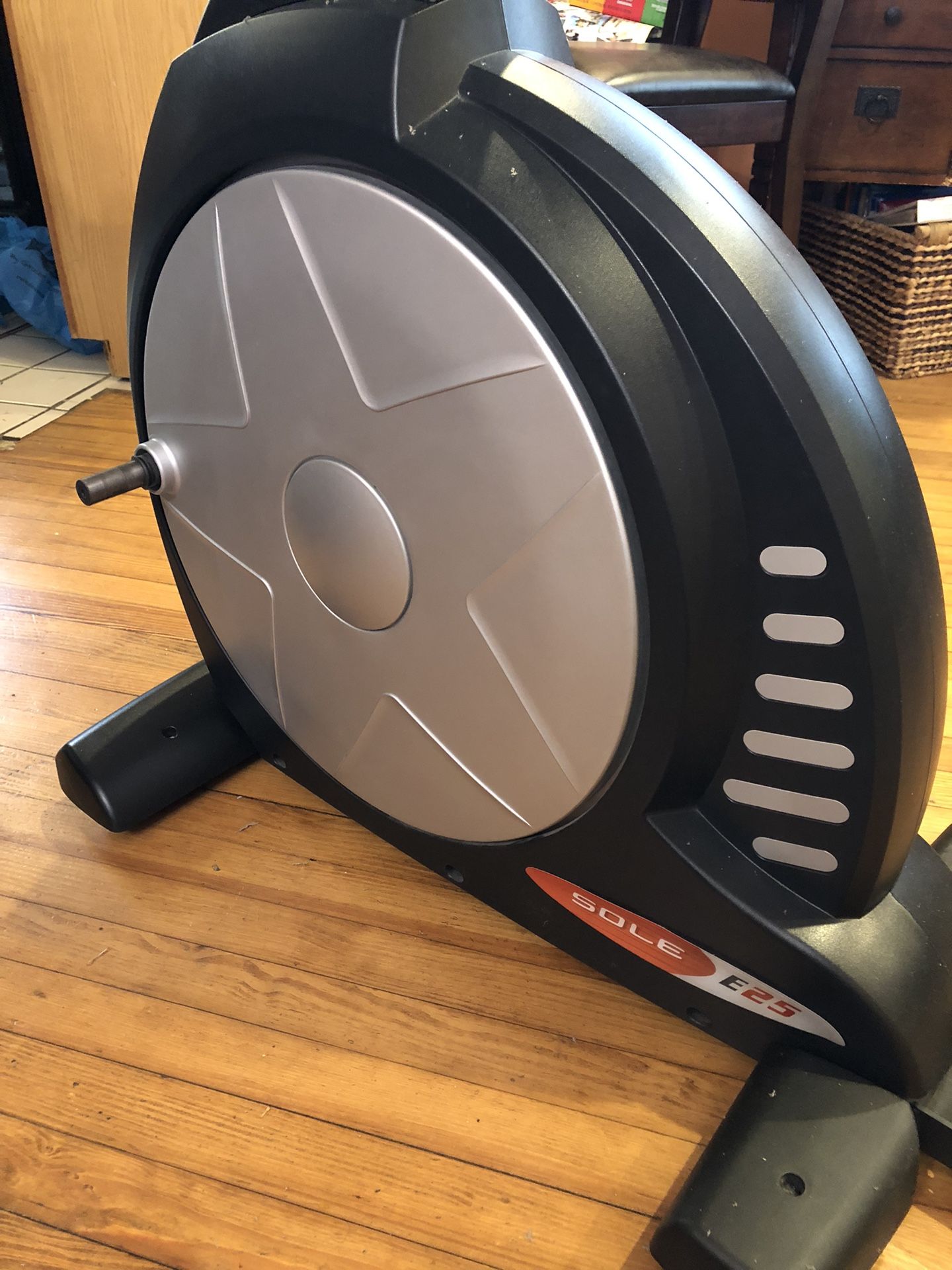 2011 Sole E25 Elliptical