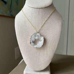 Pendant Druzy Necklace ( firm on price )