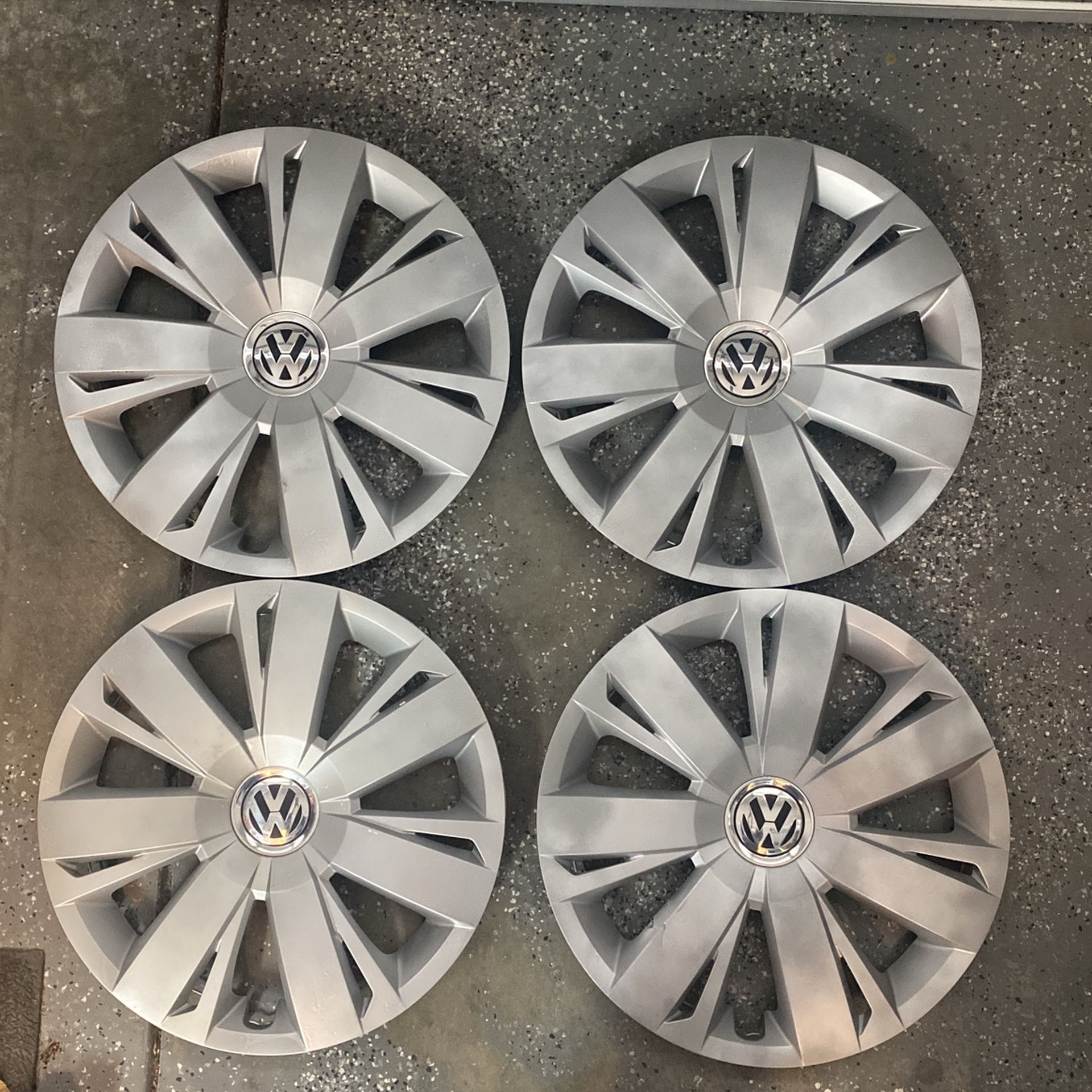 2013 VW Jetta 16” Hub Caps