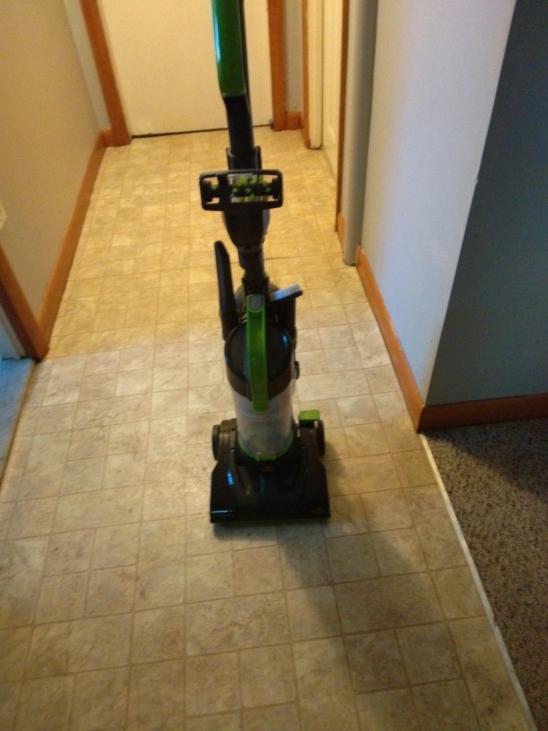 Bissell Vacuum New 