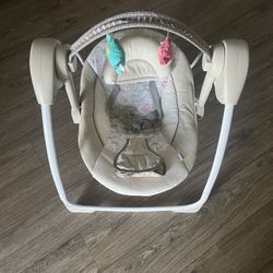 Compact Portable Baby Swing (Ingenuity)