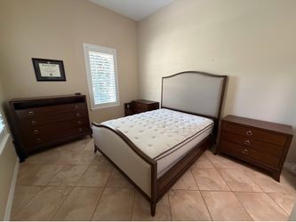 Queen Bedroom Set - Upholstered Bed + Dresser + Nightstands - Excellent Condition