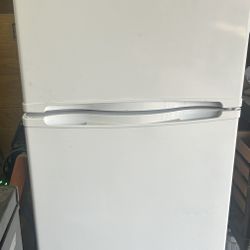 Freezer/ Refrigerator 